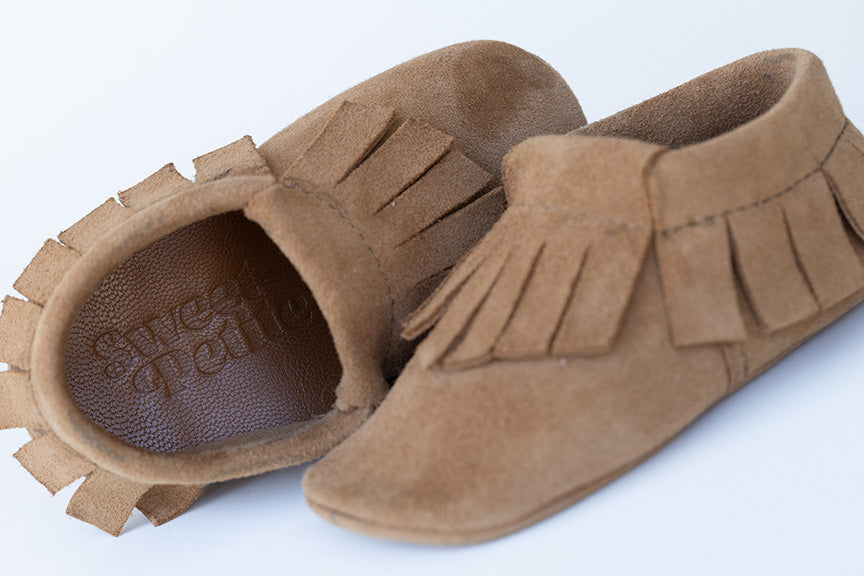 DAKOTA - Fringe Stretch Moccasin - Mustard